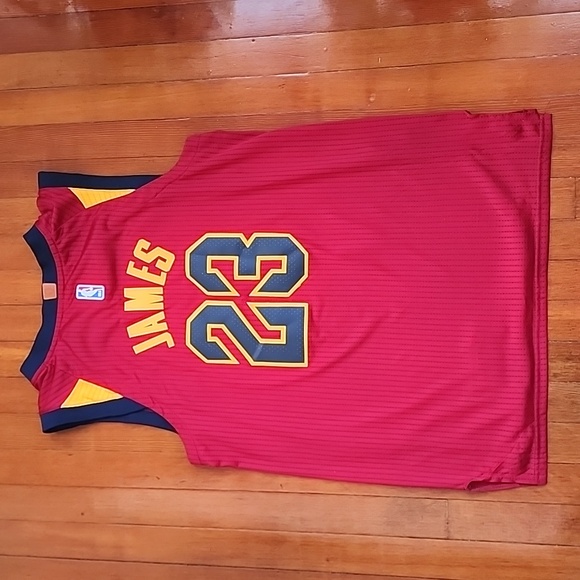 Lebron James Cavaliers Jersey - Picture 2 of 4